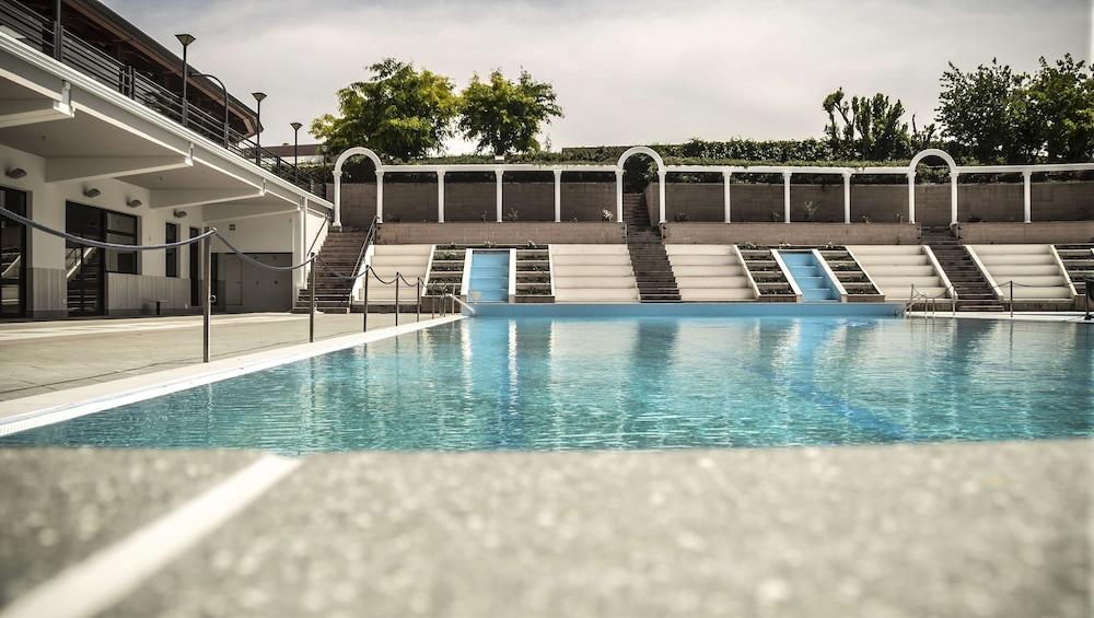 D'Aragona Lifestyle Hotel コンヴェルサーノ エクステリア 写真